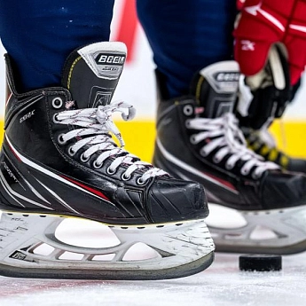 Полное руководство по выбору хоккейных коньков для начинающих